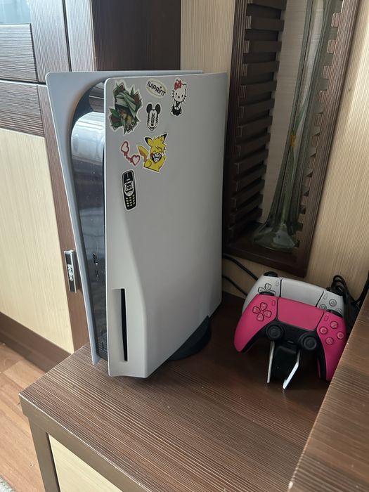 Playstation 5, Почти новая.