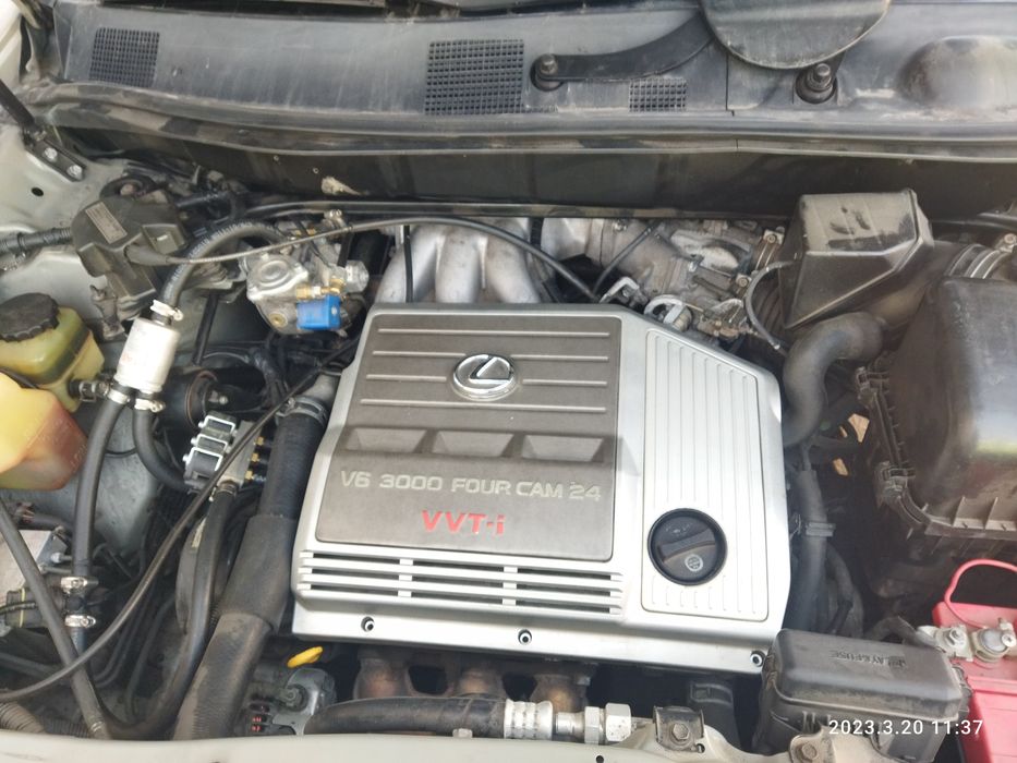 Продам машину Лексус рх 300