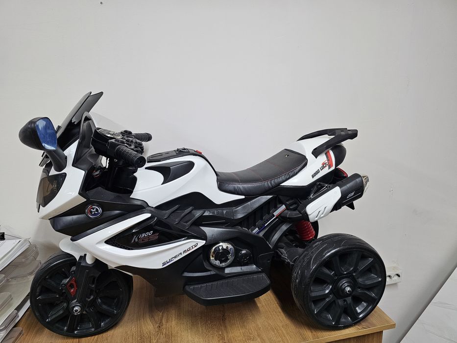 Продаю детский электромотоцикл