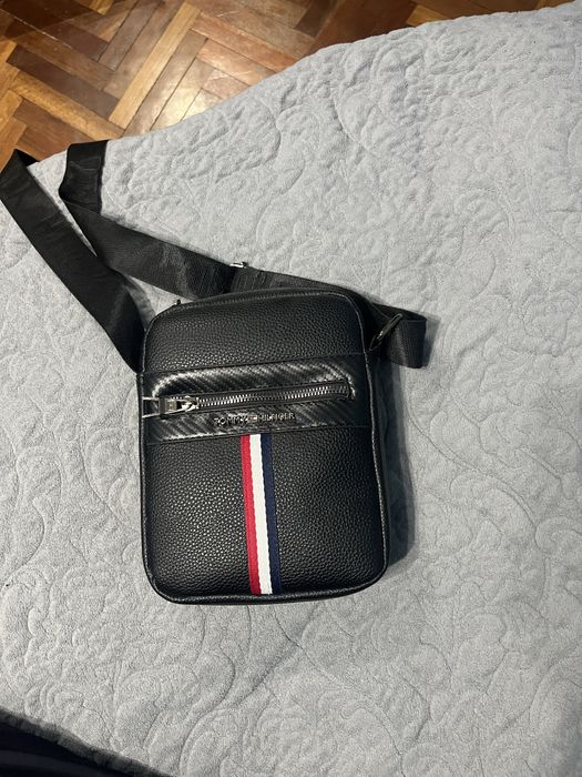 Продам барсетку tommy hilfiger