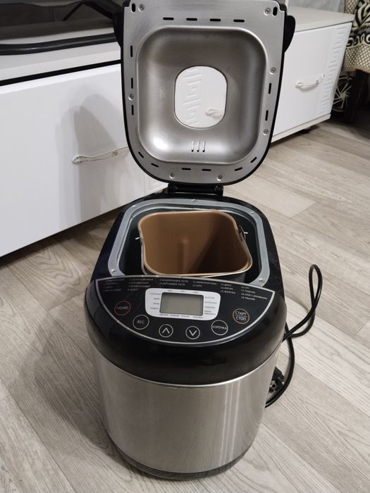 Продам хлебопечь.