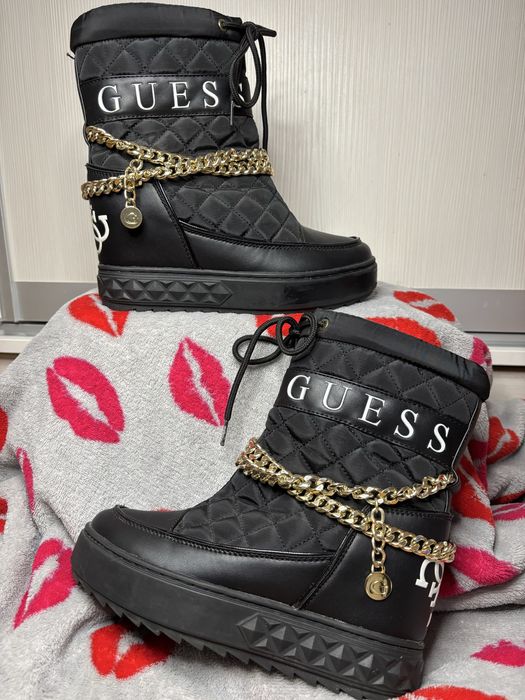 Зимни боти на Guess