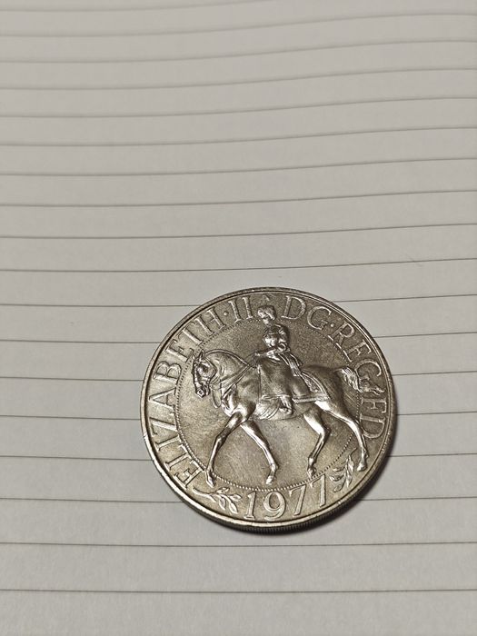 Продавам английски монети