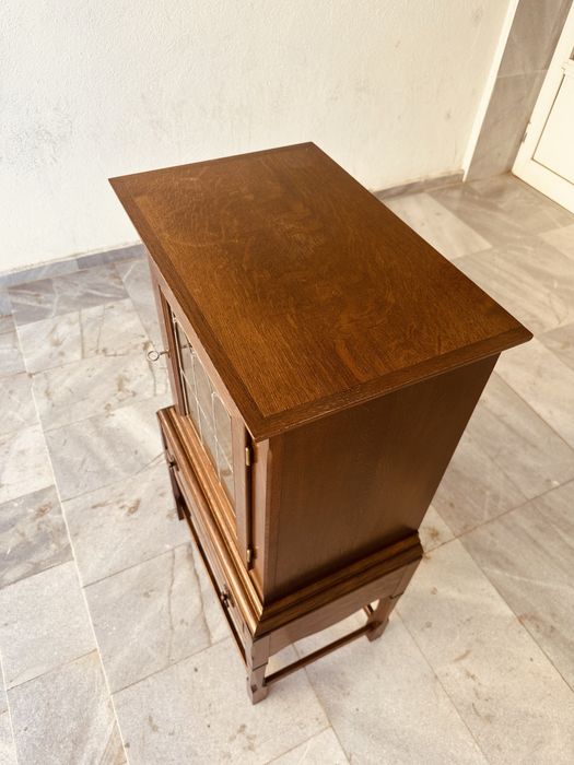 Дъбов шкаф/витрина с оловно стъкло от 70-те