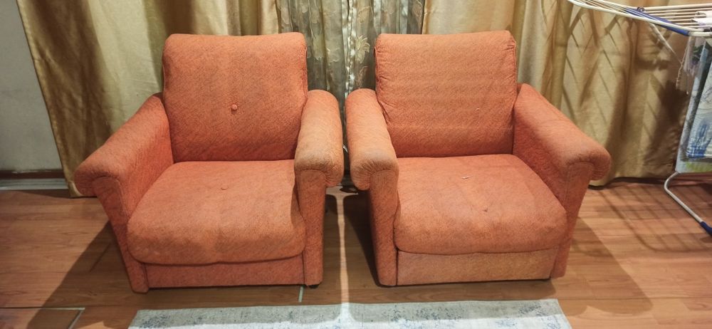 Кресло гостинное две штуки