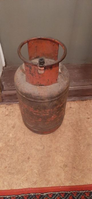 Продам полный газовый балон.