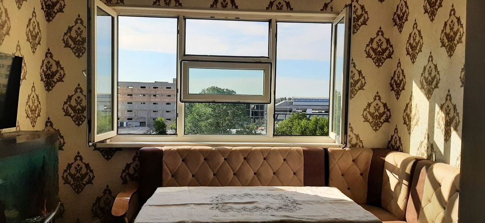 3 xonali kvartira sotiladi