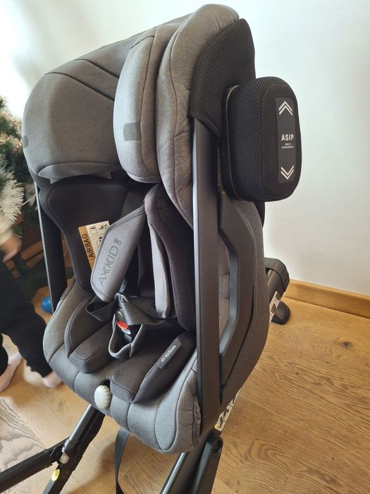 Axkid ONE 2 – премиум столче, обратно на движението | Без забележки