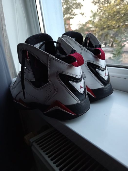 Vând jordan True Flight Men's