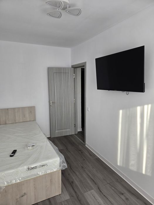 Închiriez apartament 3 camere