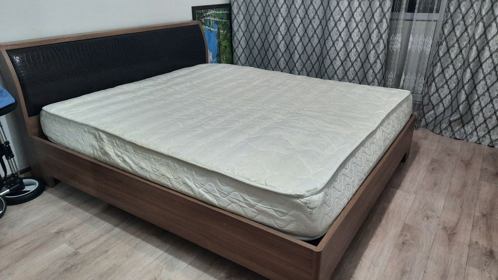 Кровать двуспальная