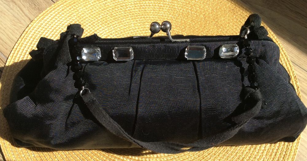 OASIS Оригинална Дамска Чанта с Кристали