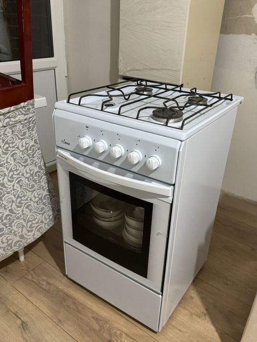 Продам газовую плиту