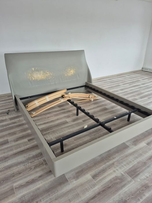 Кровать двуспальная