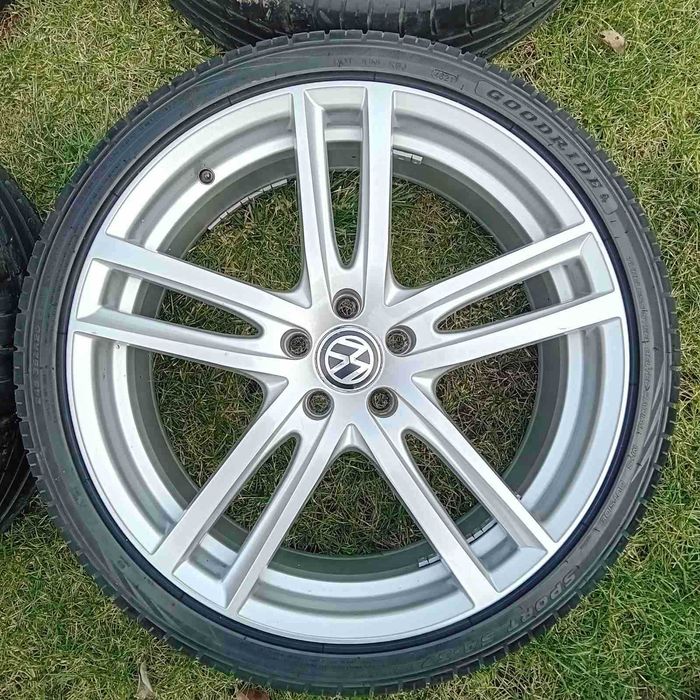 Джанти с гуми за VAG групата в перфектно състояние 5х112 20-ки