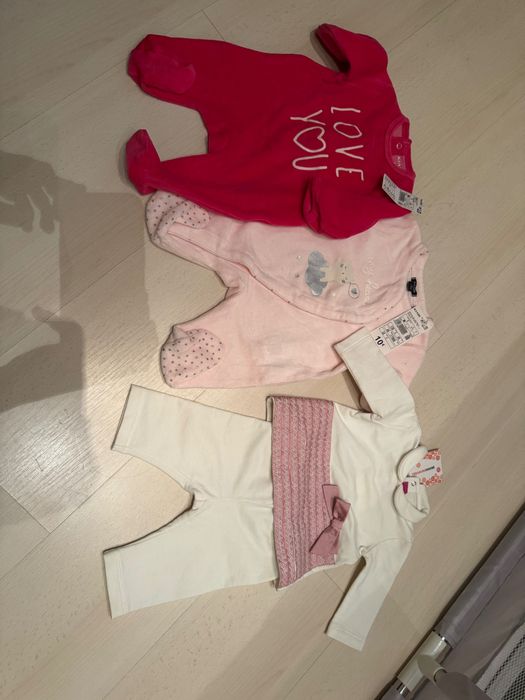 Нови дрешки за новородено момиче на марката KIABI