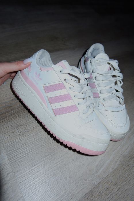 Кроссовки женские Adidas