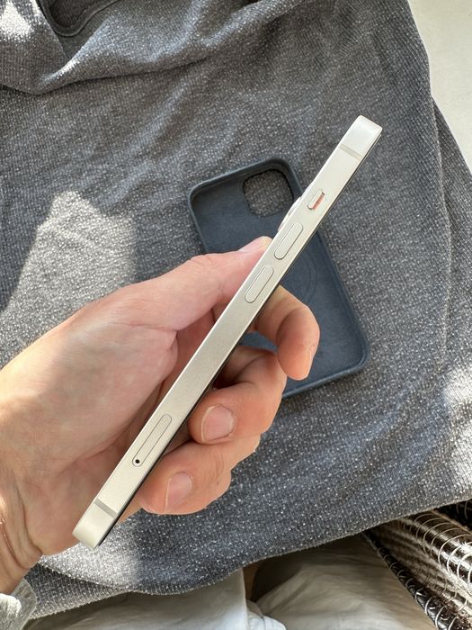 Продам IPhone 14