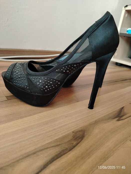 Дамски сандали на ток