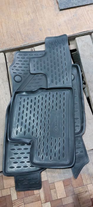 Коврики резиновые гранта фл