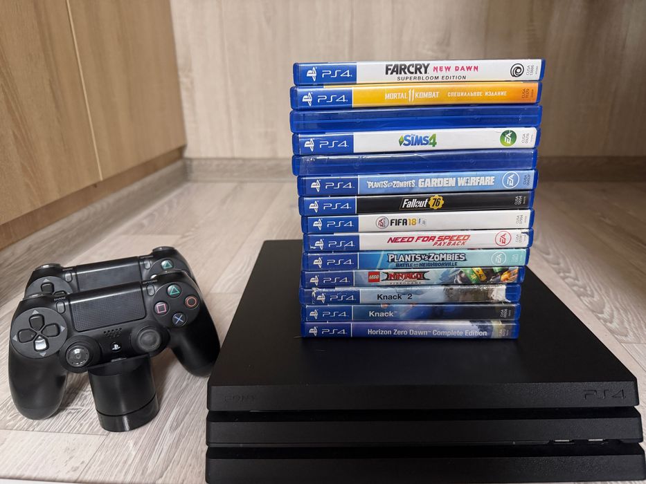 Playstation 4 Pro с Играми Диски