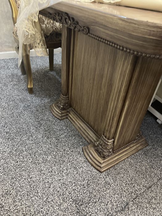 Стол и стулья 10штук б/у но в хорошем состоянии чистые