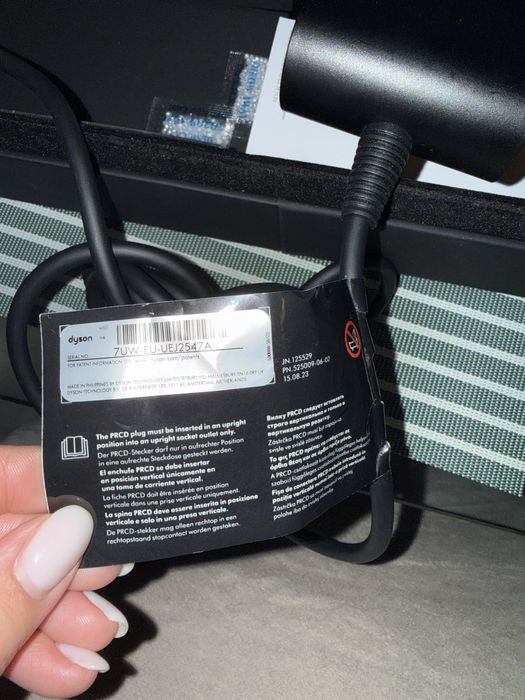 Dyson Airstrait HT01