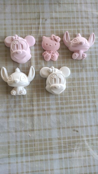 Гипсови фигурки за различни поводи