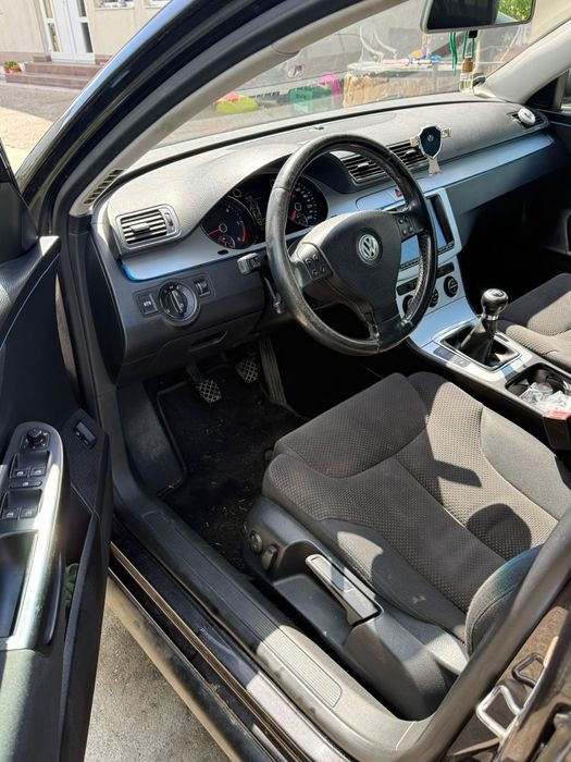 Passat b6 euro 5 2.0 tdi bixenon clima incalzire scaune