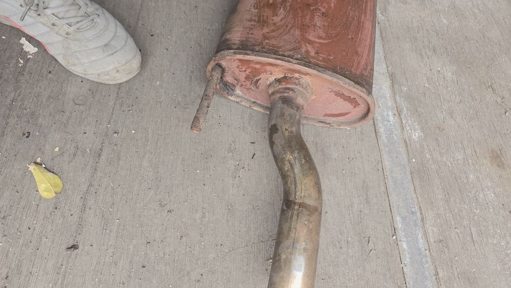 Глушитель продам