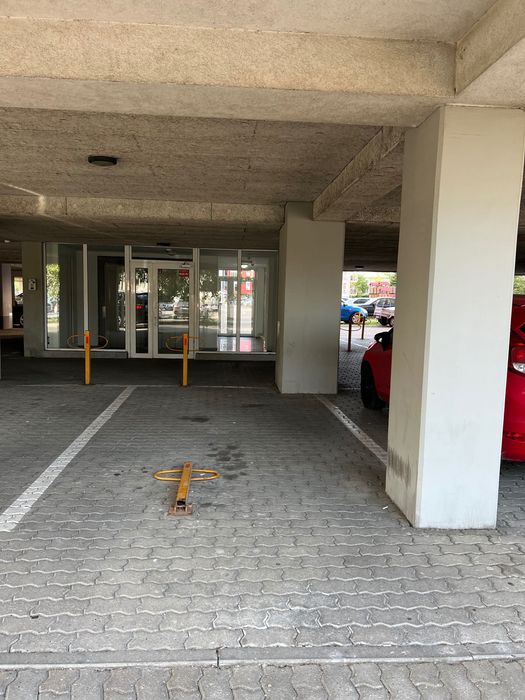 Închiriez parcare acoperită ARED UTA la R7