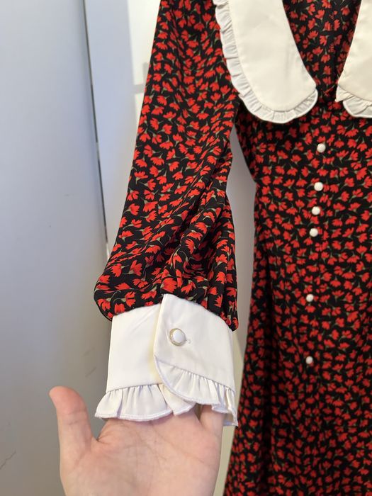 Платье с открытый декальте