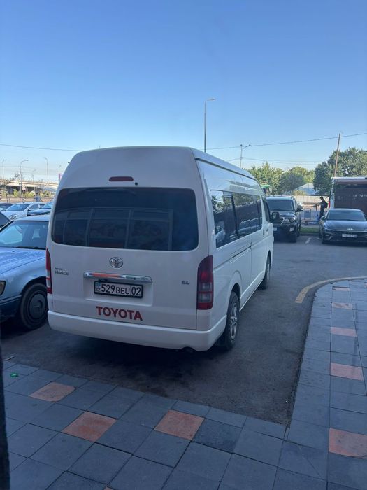 Toyota Hiace , 2013 год