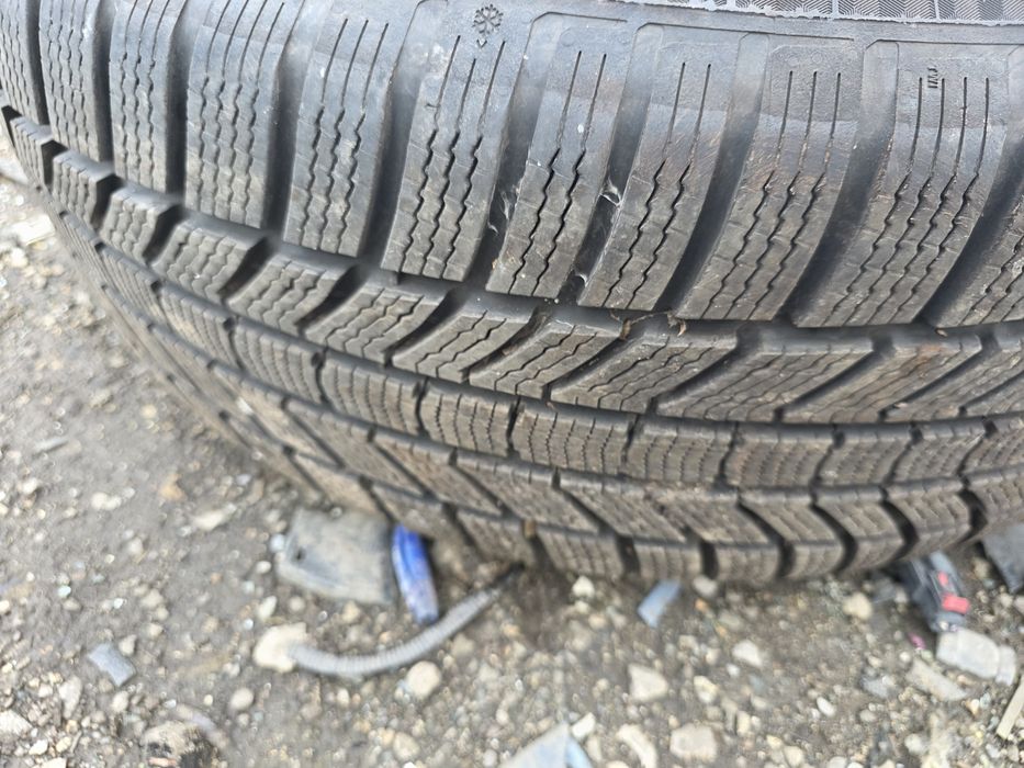 Джанти с гуми за Mercedes GL 2008 година почти нови гуми