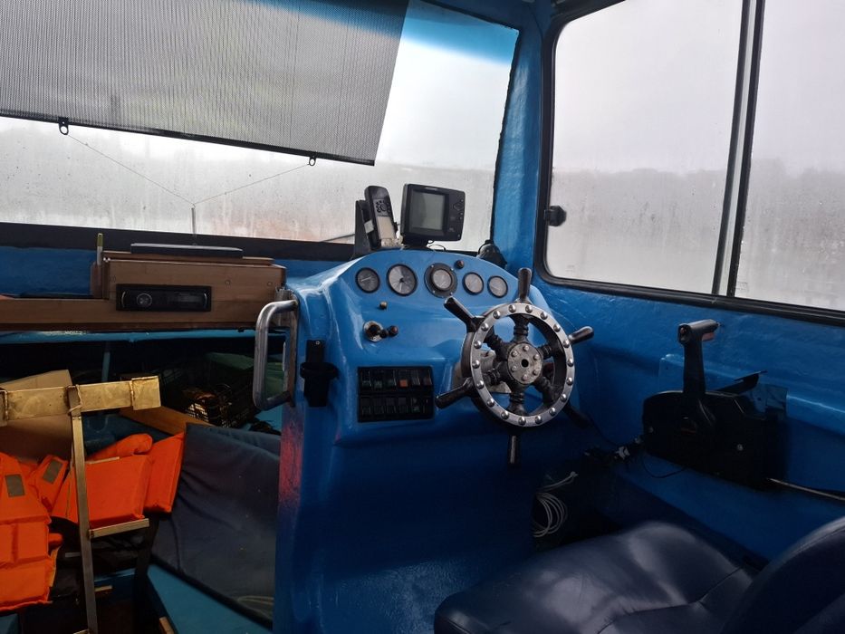 Лодка 9.8м  на  2.9м