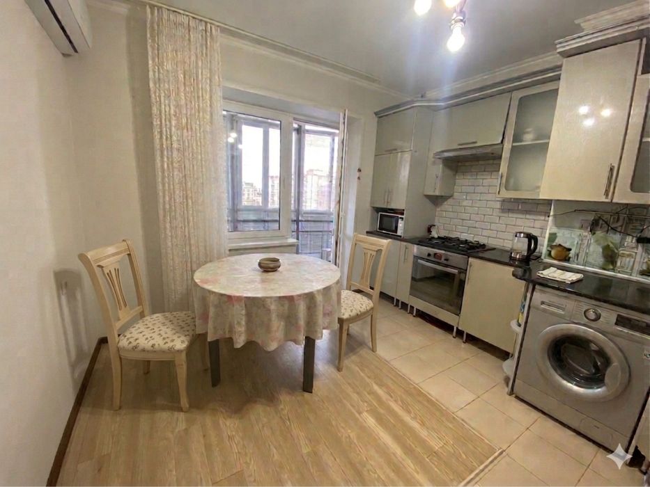 Продам 2-х комн квартиру в 5 мкр