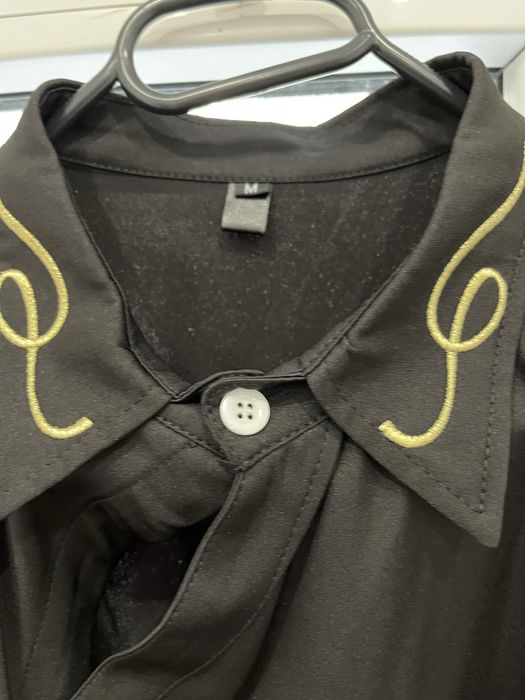 Camasa deosebita cu nasturi asimetrici, ocazie