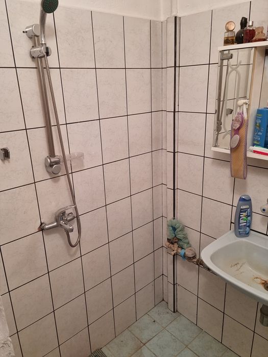Продавам двустаен в ц.г.ч  Враца