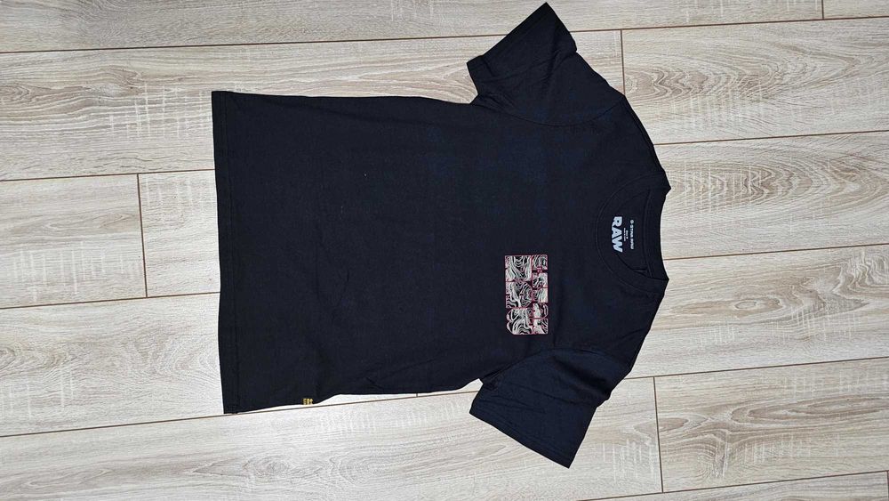 Лятна черна тениска G-Star – модерна и удобна - размер М