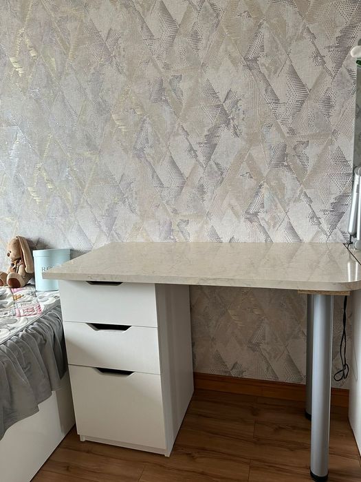 Столик для школьников