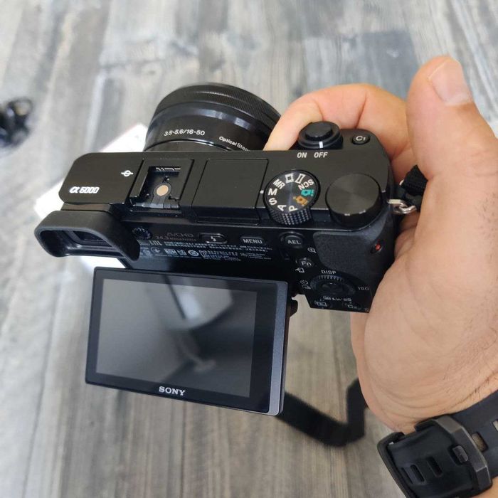 фотоапарат Sony A6000 + обектив Sony SEL 16-50mm f/3.5-5.6 PZ + обектив Sony SEL 55-210mm OSS  пълен комплект с кутия