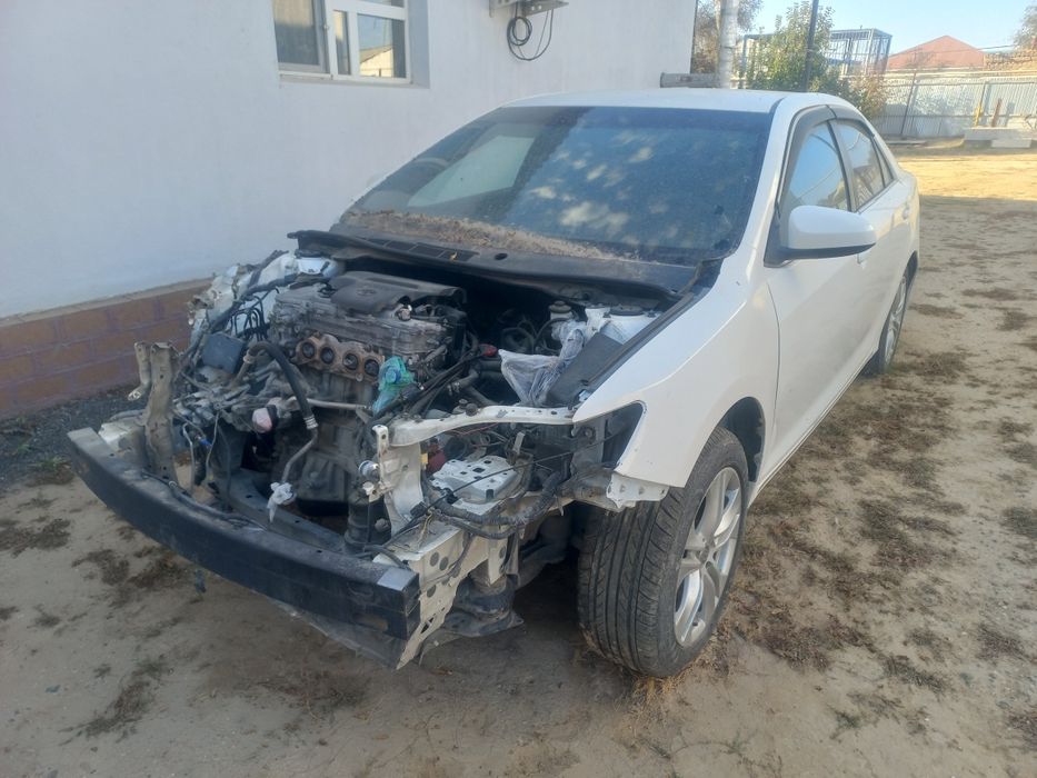 Тойота камри битый