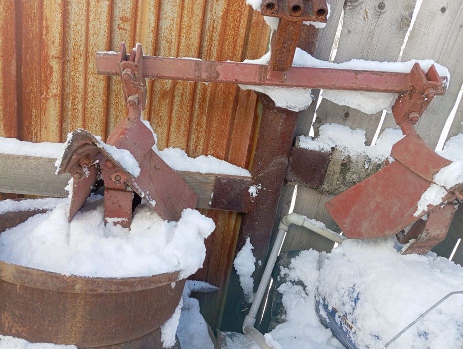 Продам акусник для культиватора.