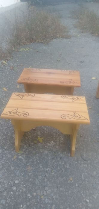 Табуретки  в наличии 4 штуку