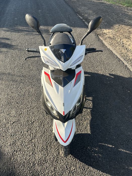 Скутер vento city