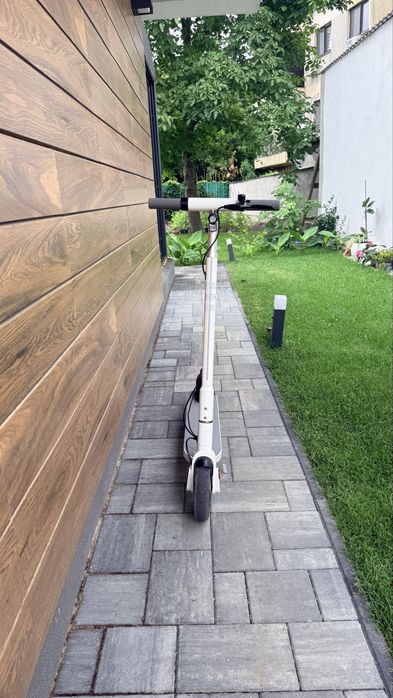 Trotineta electrica OKAI NEON Lite ES10 – stare foarte buna -850 lei negociabil