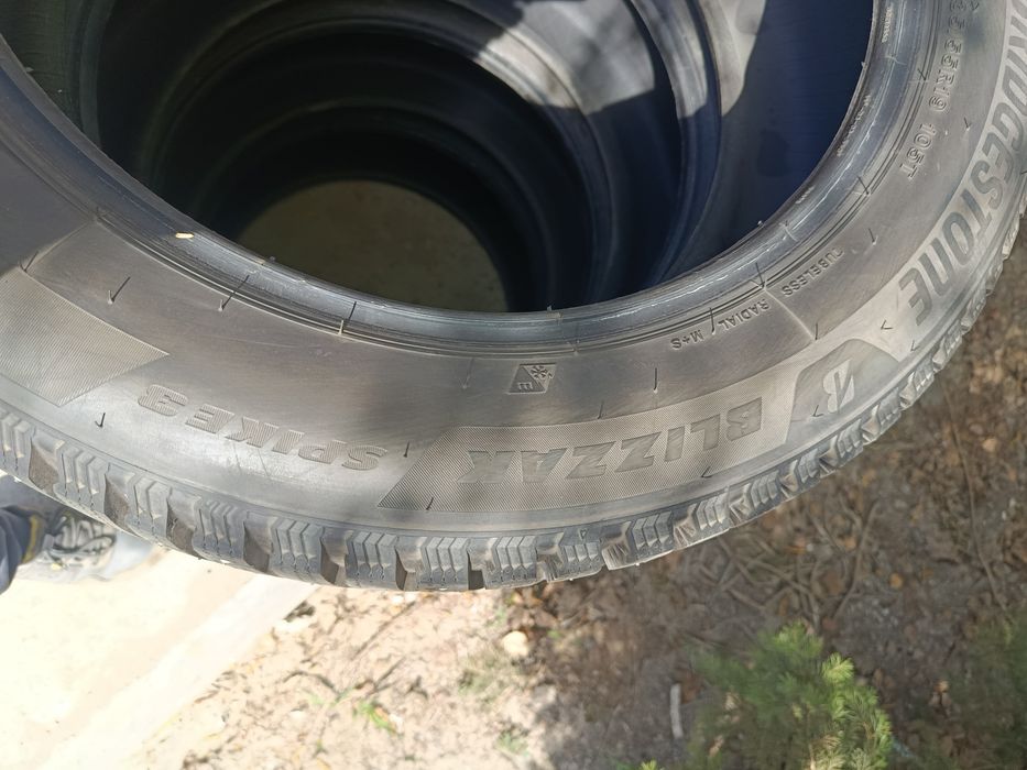 Bridgestone 235 55 R19 комплект