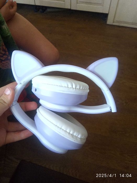 Продам наушники с ушками