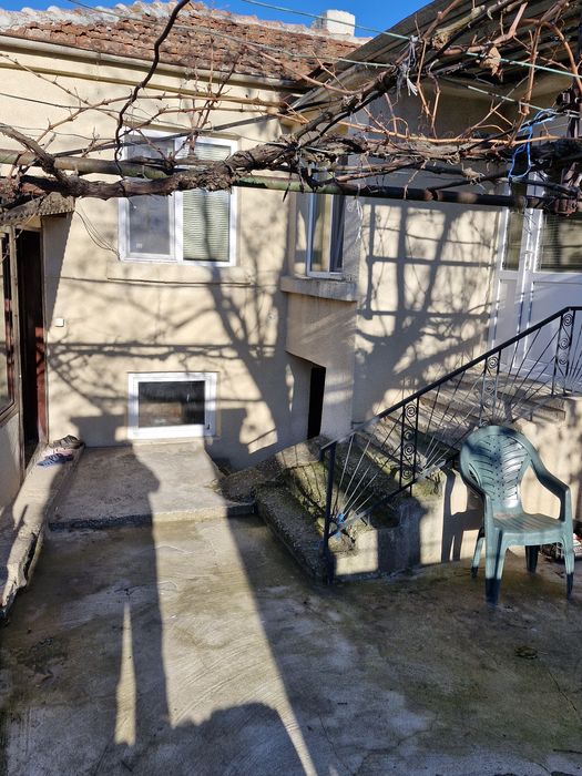 Продава се Къща в Суворово - 2300 кв.м за 48 €/кв.м - Снимка #1