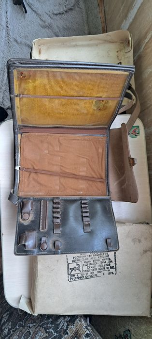 Фляжки и офицерские сумки